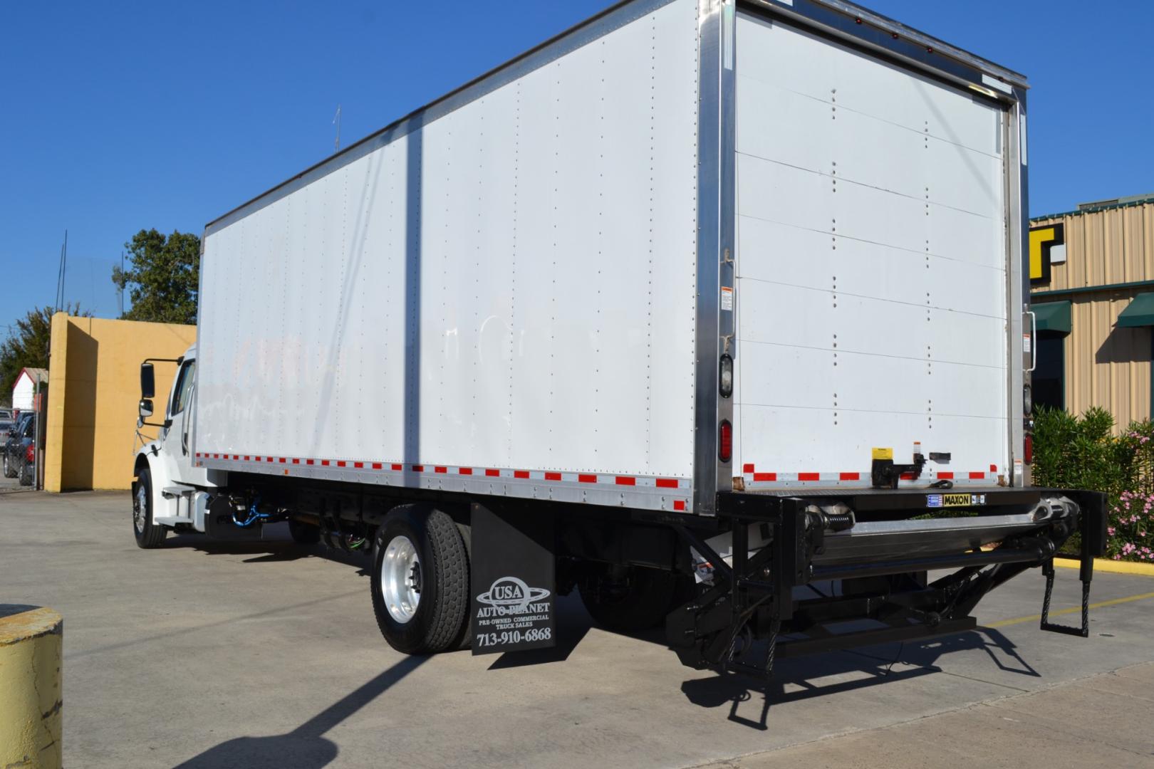 2020 WHITE /BLACK FREIGHTLINER M2-106 with an CUMMINS B6.7L 260HP engine, ALLISON 2100HS AUTOMATIC transmission, located at 9172 North Fwy, Houston, TX, 77037, (713) 910-6868, 29.887470, -95.411903 - Photo#6